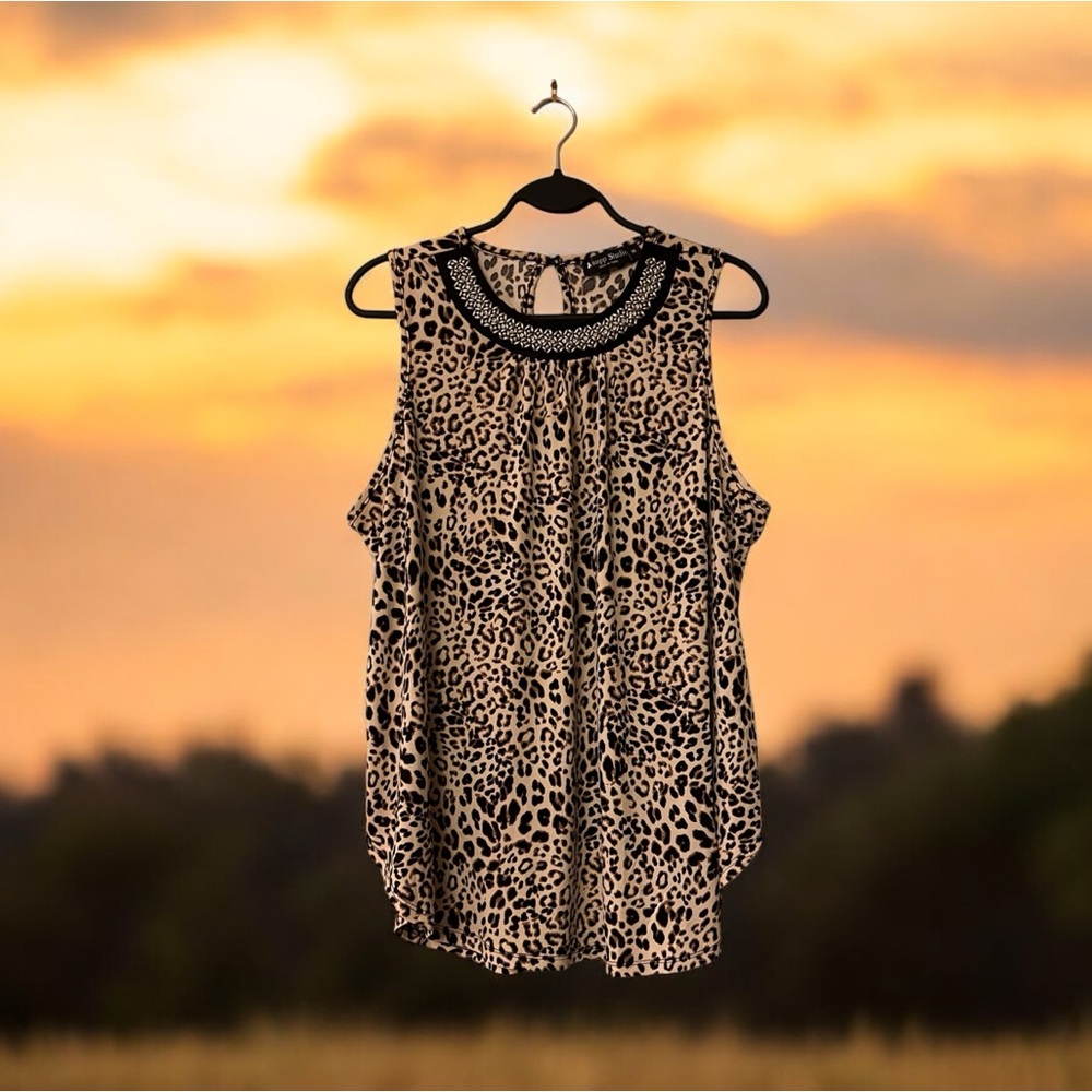 Knapp Studio Cheetah Print Sleeveless Top
